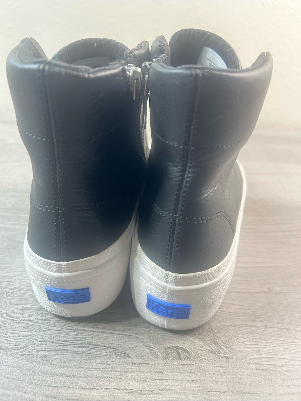 Keds Black Leather High Top Sneakers 🖤 Side Zip Casual Shoes Women’s Size 9.5 - Picture 4 of 11
